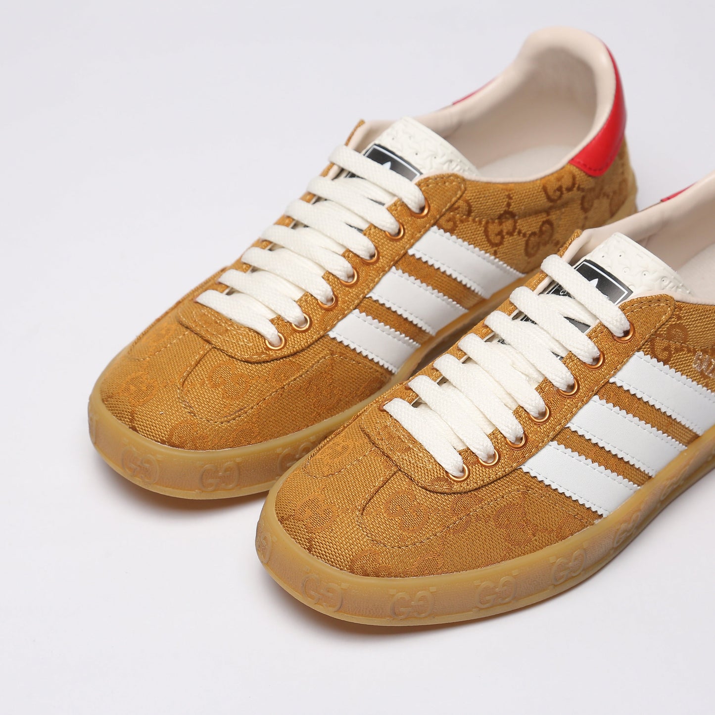 RegaliaStep® – Limited Heritage Low Sneaker