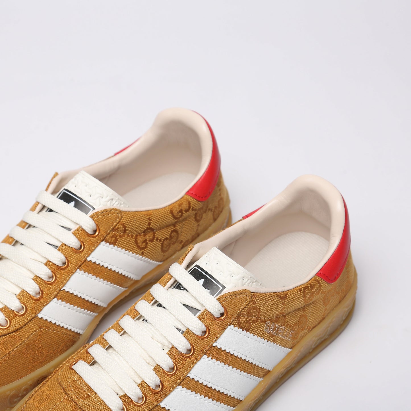 RegaliaStep® – Limited Heritage Low Sneaker